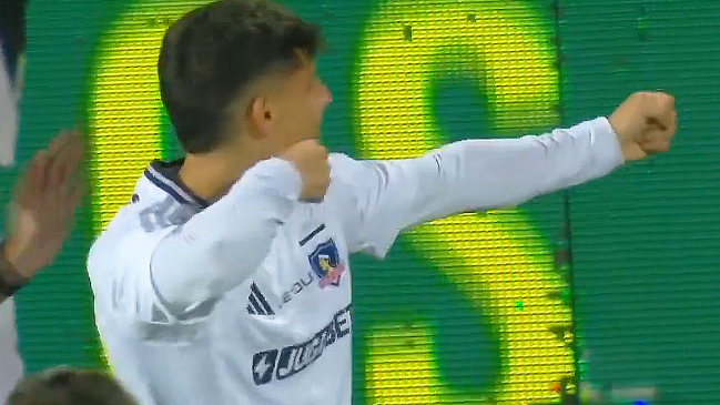 [VIDEO] Alexander Oroz abrió la cuenta para Colo Colo ante Huracán en Montevideo