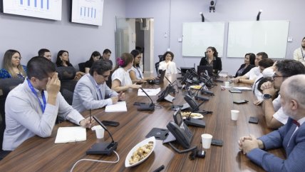  Gobierno y gremios de la salud trabajan en plan de vacunación para el invierno  