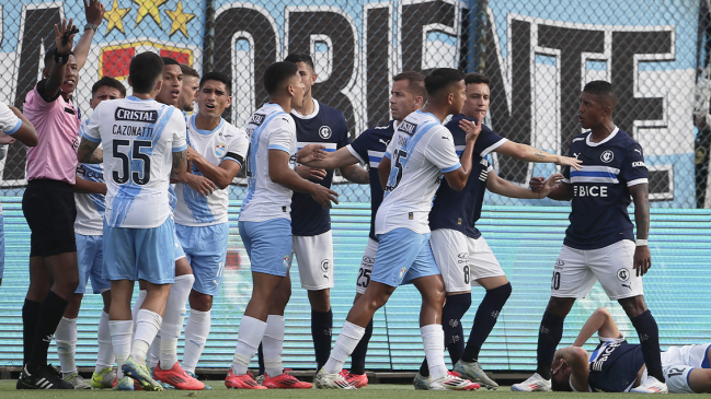 Universidad Católica cerró su pretemporada con friccionada derrota ante Sporting Cristal