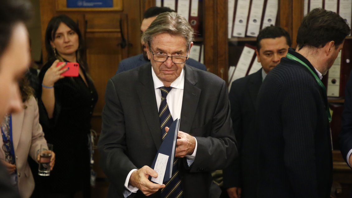 Exembajador Gazmuri: 