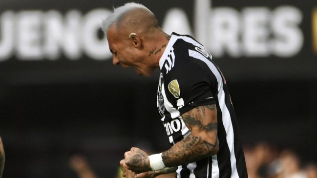 Nacional de Uruguay confirmó fichaje de Eduardo Vargas