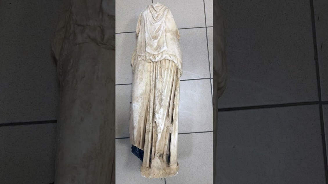 Grecia: Encuentran una estatua de más de 2.000 años en una bolsa de basura