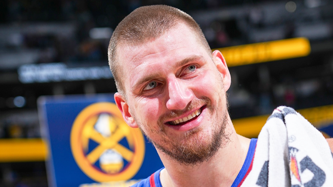 [VIDEO] Nikola Jokić deslumbró en la NBA con un nuevo triple a 20 metros de distancia