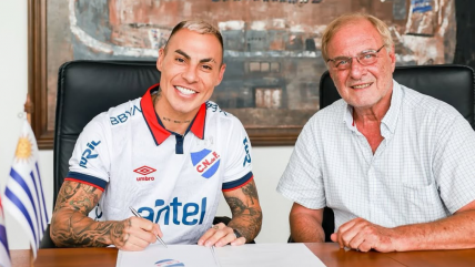   Eduardo Vargas firmó su contrato profesional con Nacional de Montevideo 