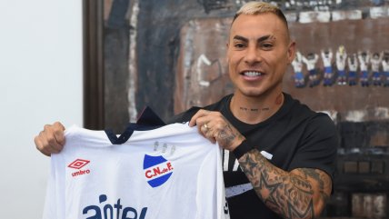  Eduardo Vargas fue presentado en Nacional de Uruguay 