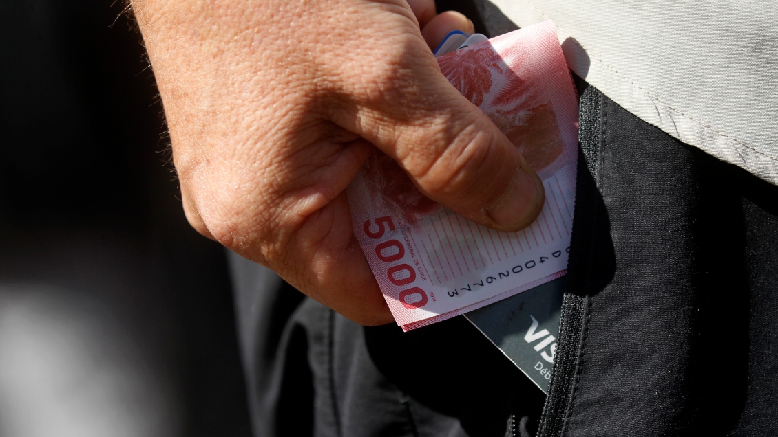 Caen los morosos en Chile, pero sube el monto total de las deudas