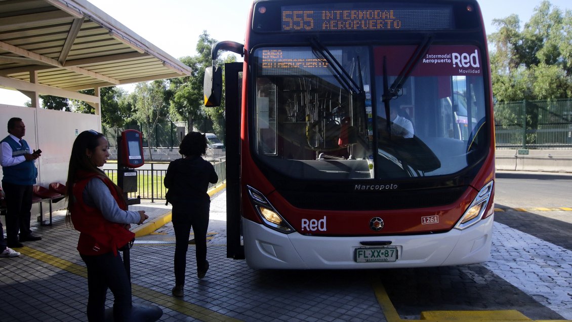 Buses Red al aeropuerto superan los tres millones de validaciones