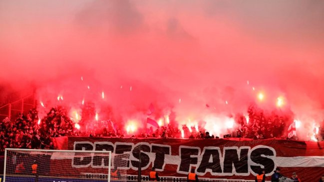 Partido de Real Madrid y Brest tuvo retraso por el humo de bengalas