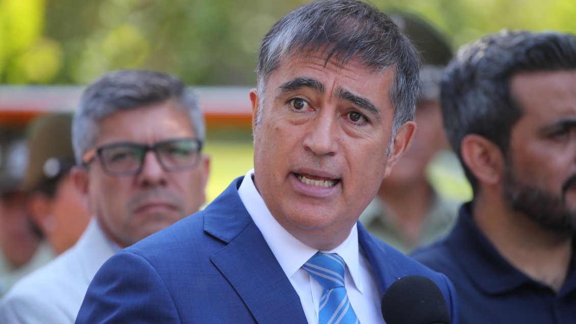 Desbordes presentó querella por mal uso de gift cards durante mandato de Hassler