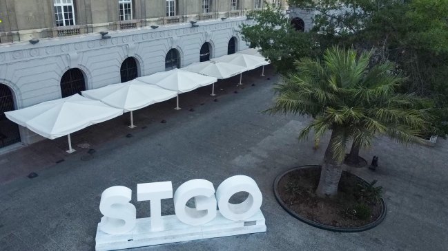 Enfocada en la seguridad: Lanzan guía turística para casco histórico de Santiago