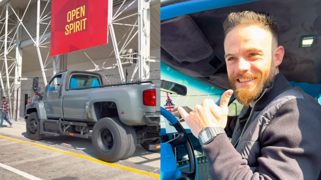 [VIDEO] Nahitan Nández sorprendió en Arabia Saudita a bordo de una gigantesca camioneta