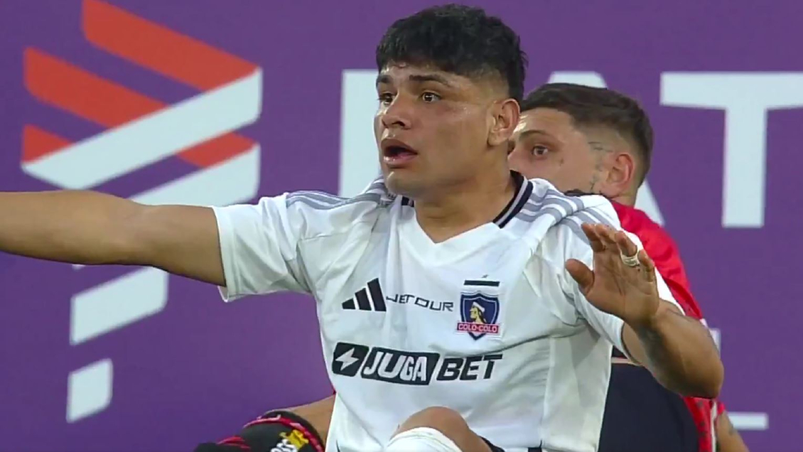 [VIDEO] No hay VAR: Claudio Aquino cayó en el área y Colo Colo reclamó penal