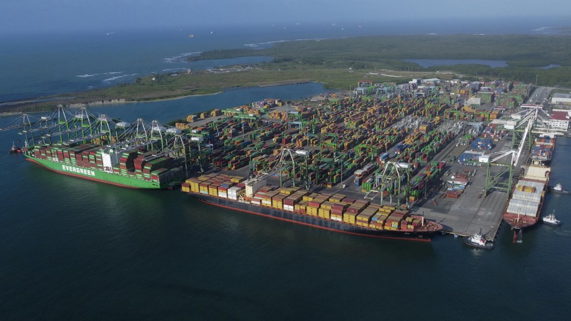 EEUU: Es inaceptable que el canal de Panamá esté 