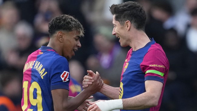 FC Barcelona se puso al acecho del liderato con sufrida victoria ante Deportivo Alavés