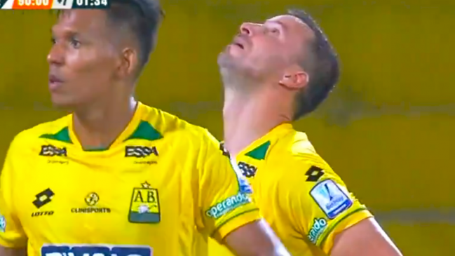 [VIDEO] Luciano Pons erró un penal en su debut con Atlético Bucamaranga