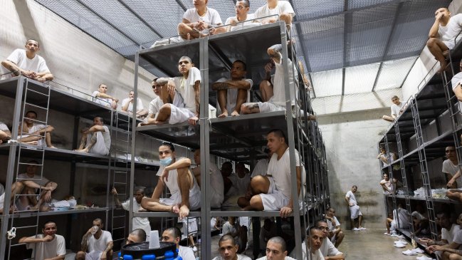 Diputados UDI piden al Gobierno enviar extranjeros condenados a El Salvador