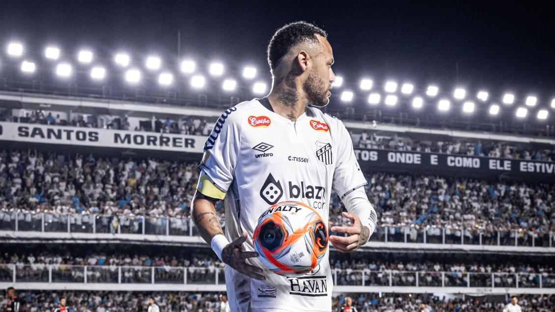 [VIDEO] Destellos de talento, patadones y fotos con rivales: Así fue el retorno de Neymar a Santos