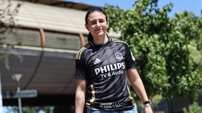 Colo Colo presentó a la chilena estadounidense Isabelle Kadzban como su nueva delantera
