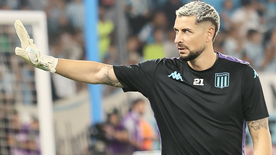 Arias celebró en el duelo de chilenos ante Palacios y Alarcón tras triunfo de Racing sobre Boca