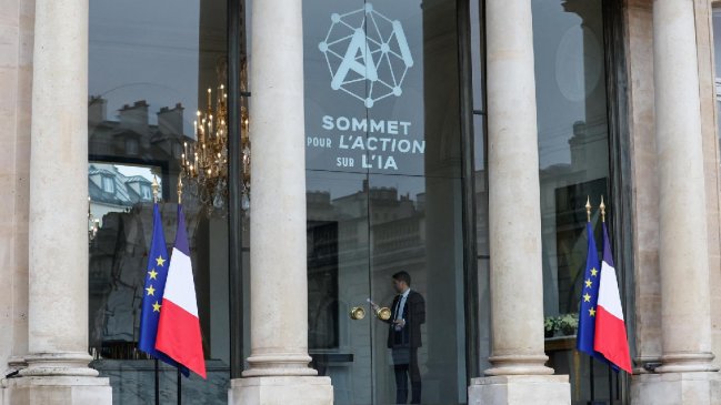 París recibe cumbre que busca evitar el duopolio EEUU-China en la IA