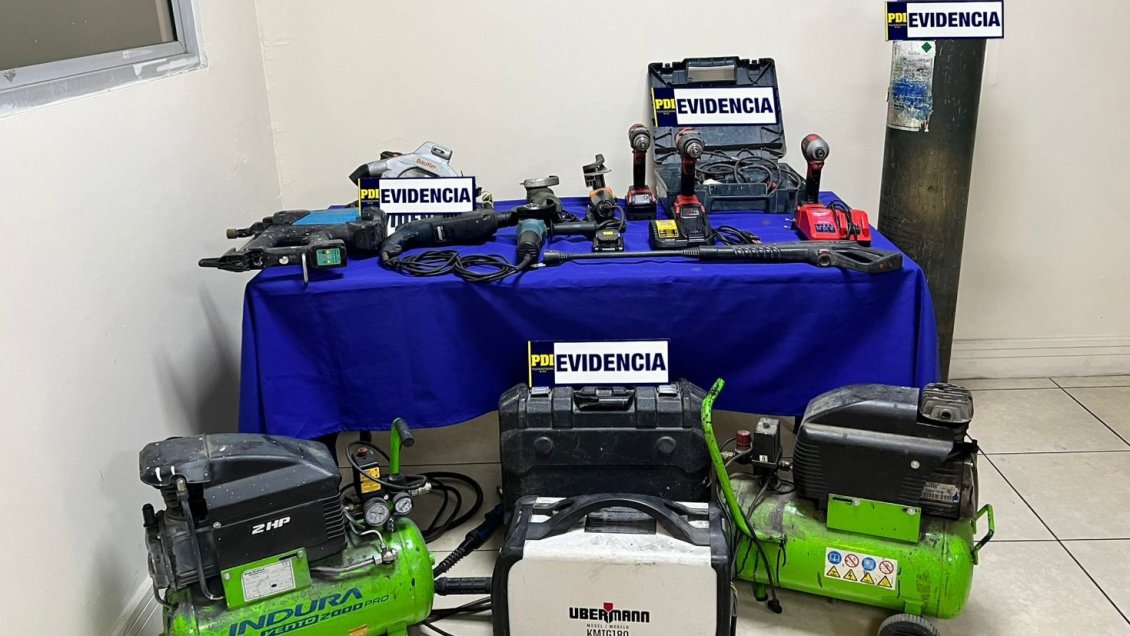 Dos detenidos por el robo de un camión y herramientas en La Cisterna