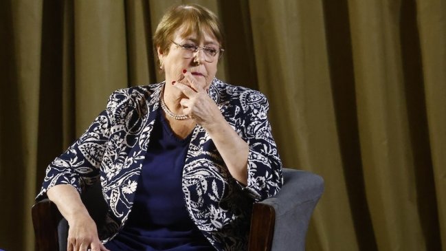 Centroizquierda pide que Bachelet defina pronto una eventual candidatura presidencial