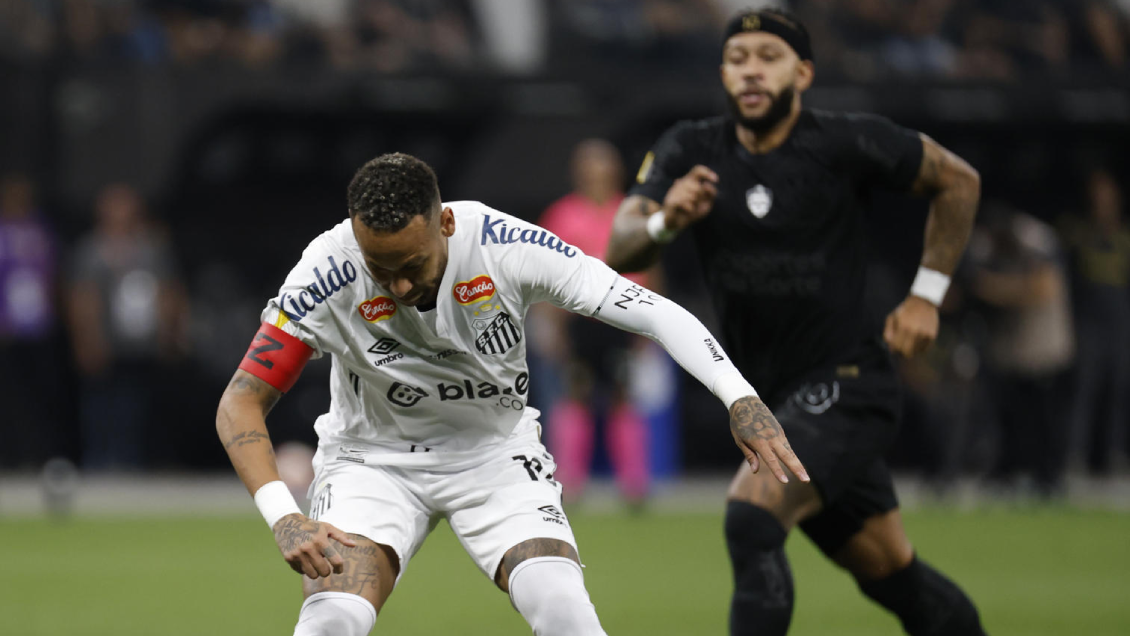 Neymar sufrió su primera derrota con Santos ante el Corinthians de Memphis Depay