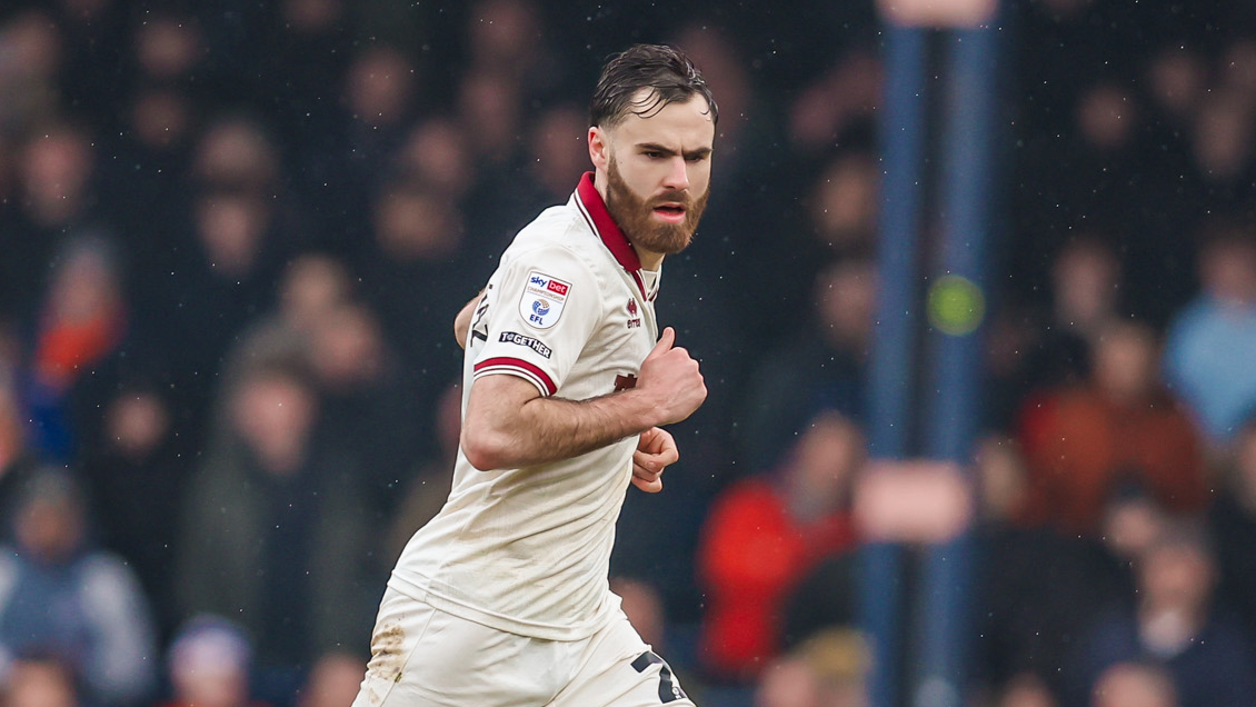 Sheffield contó con Brereton en vital triunfo para ubicarse como líder transitorio