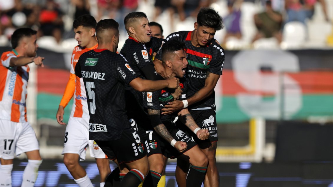 Palestino celebró un ajustado triunfo ante Cobresal en el debut por la Liga de Primera