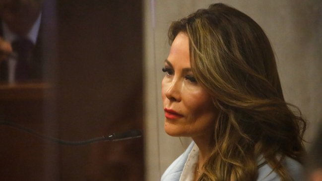 Tribunal revoca prisión preventiva de Cathy Barriga: Quedó bajo arresto domiciliario