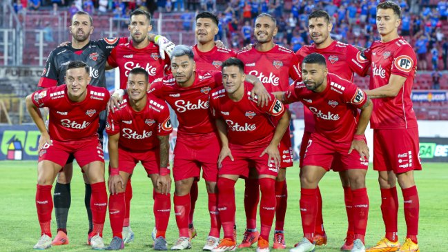 Ñublense aterrizó en Uruguay para comenzar su participación en Copa Libertadores