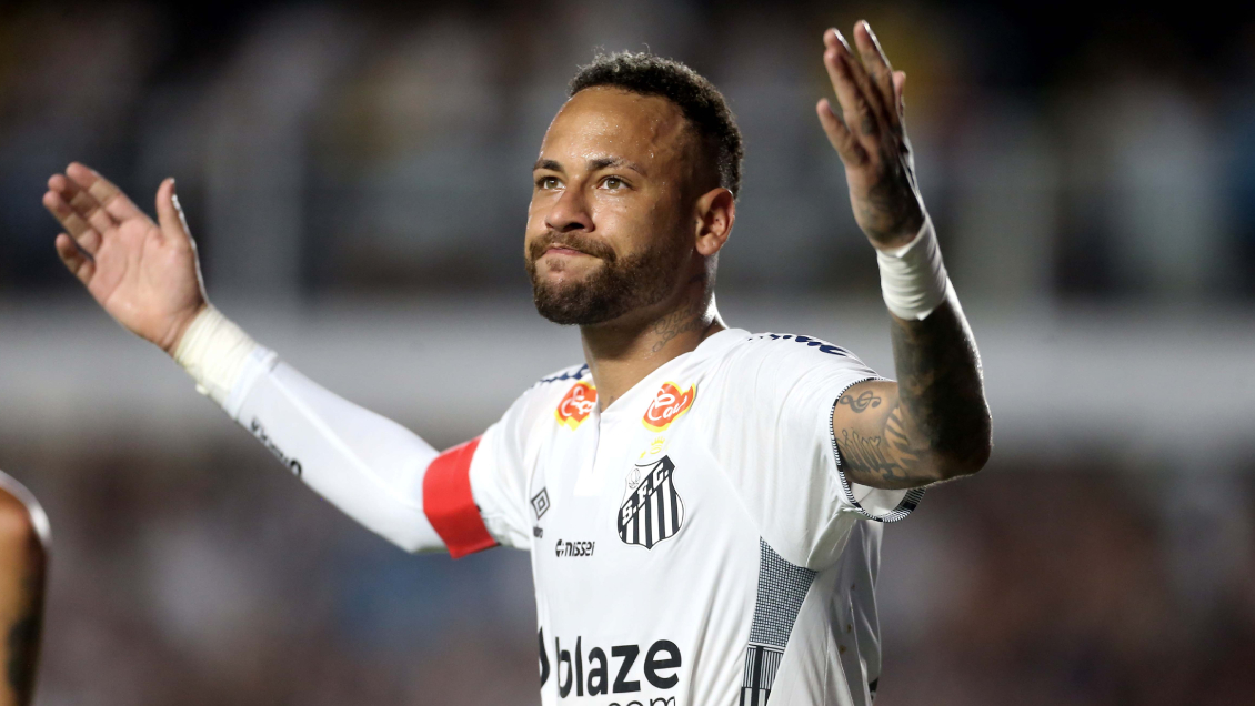 Neymar y otras estrellas del fútbol brasileño se pronunciaron contra el césped sintético