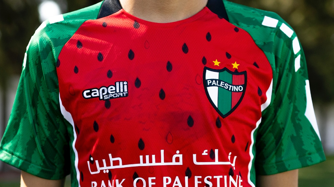 “Un ícono de resistencia”: Palestino lanzó simbólica camiseta con diseño de sandía
