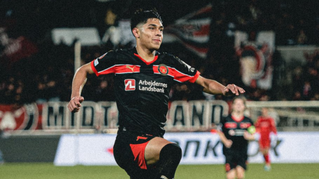 [VIDEO] Golazo de Darío Osorio dio oxígeno a Midtjylland ante Real Sociedad