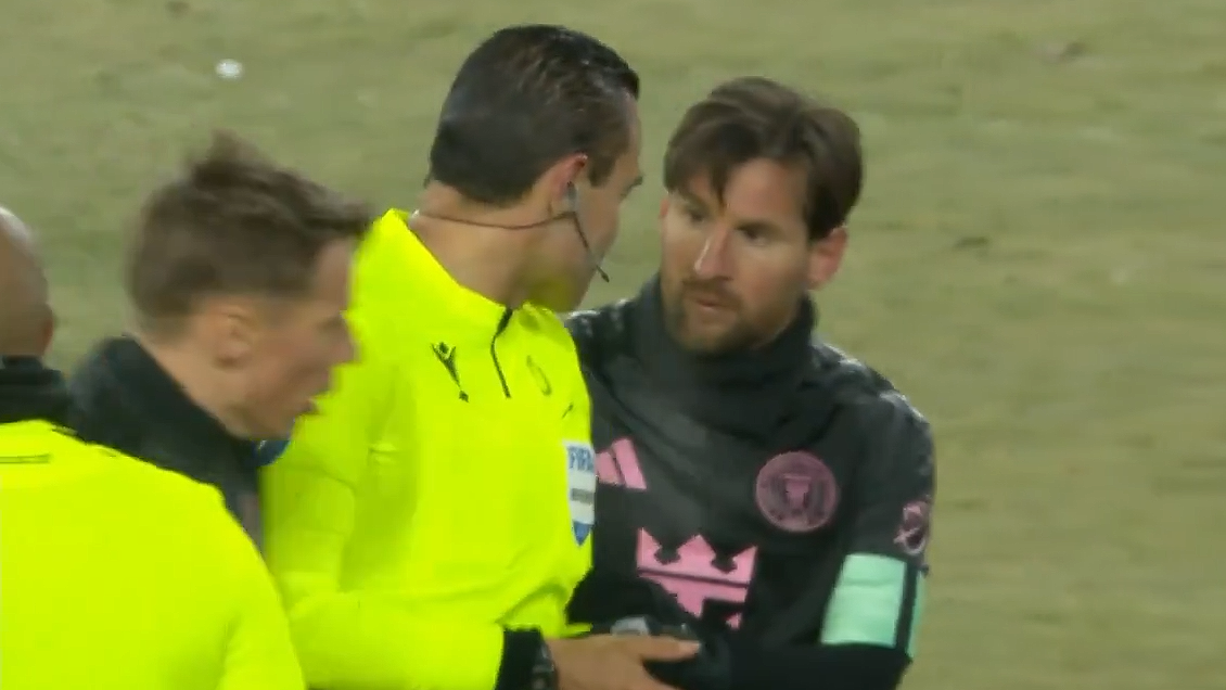 Concacaf sancionará al árbitro que le pidió un autógrafo a Lionel Messi