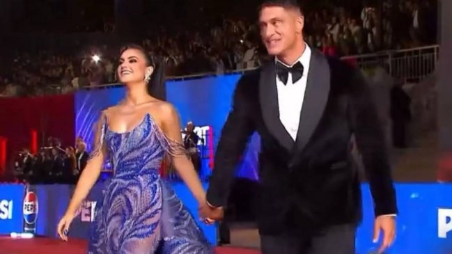 Emilia Dides y Sammis Reyes confirmaron su relación en la Gala de Viña 2025