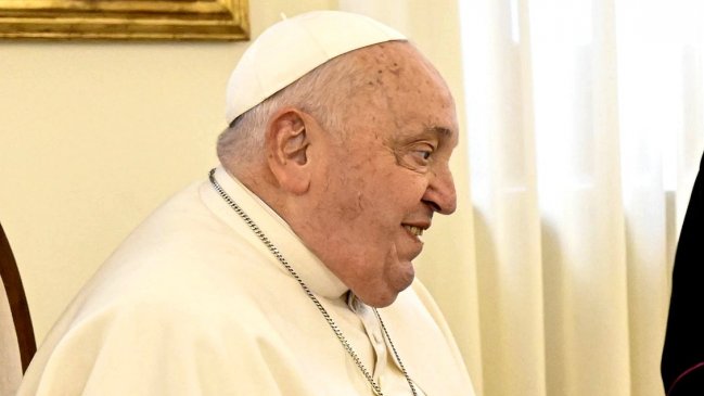 Papa Francisco sufrió ataque asmático y se encuentra en 