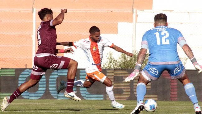 Cobresal se hizo fuerte en casa y sumó su primer triunfo a costa de La Serena