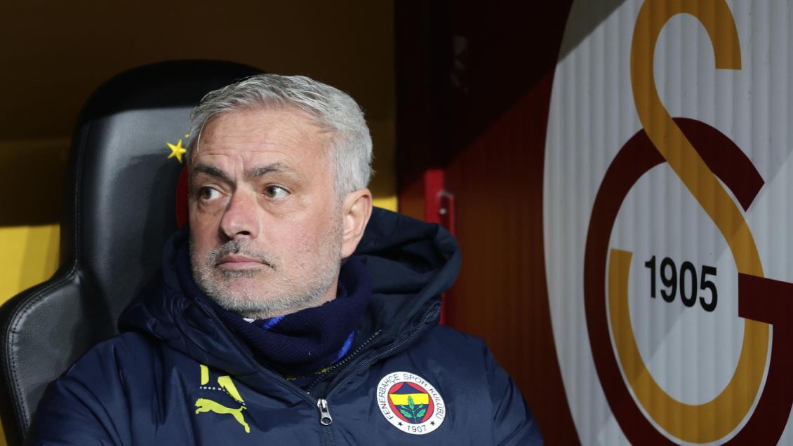 Galatasaray provocó a Mourinho y lo acusó de racismo: Que siga llorando
