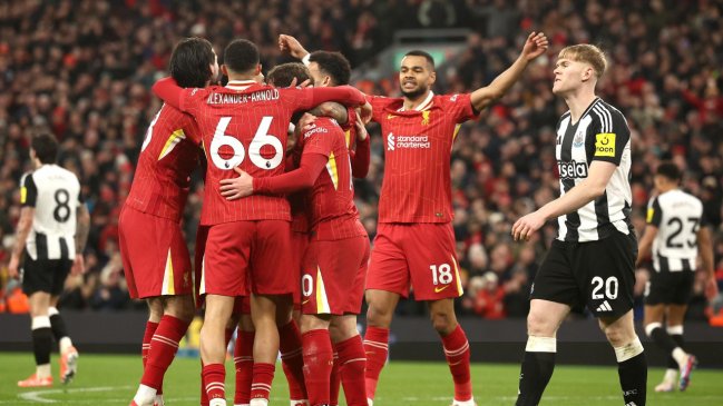 Liverpool tumbó a Newcastle y sigue firme rumbo al título de la Premier