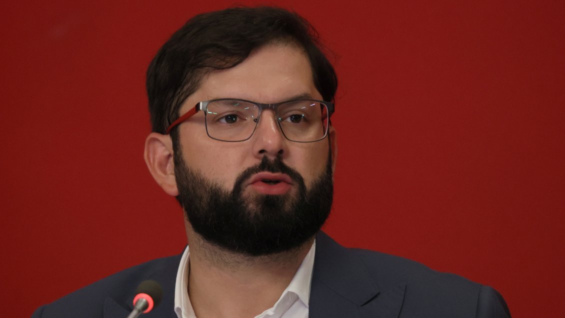 Boric: Haremos valer la responsabilidad de las empresas por el apagón