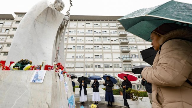 Papa Francisco muestra 