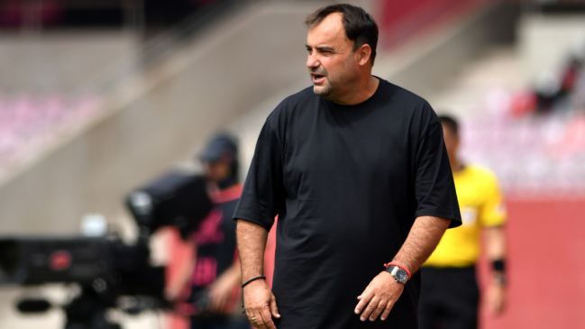 José Luis Sierra apuntó a sus jugadores por la falta de gol de Unión Española