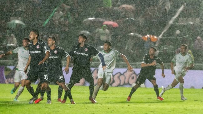 Duelo de Independiente y Banfield se suspendió en Argentina por intensa lluvia