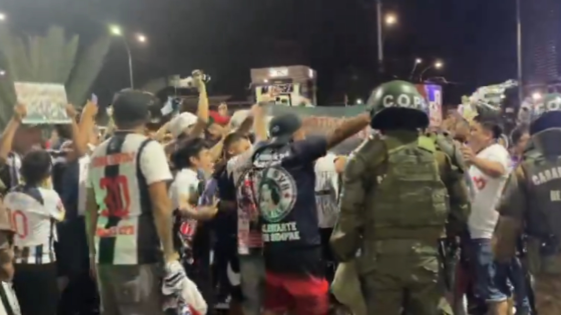 Hinchas de Iquique enfrentaron a colocolinos que llegaron a apoyar a Alianza Lima