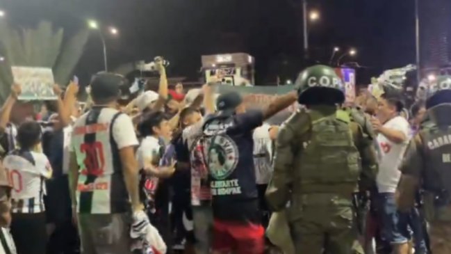 Hinchas de Iquique enfrentaron a colocolinos que llegaron a apoyar a Alianza Lima