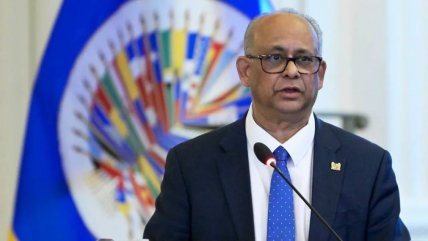   Chile se suma a países que apoyan a diplomático de Surinam para liderar la OEA 