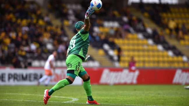 Diego Sánchez incumplió reglamento de indumentaria y recibió amarilla administrativa