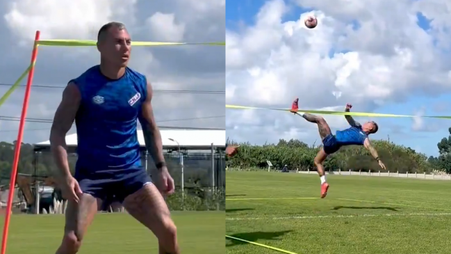 [VIDEO] Eduardo Vargas sacó a relucir sus chilenas en Nacional