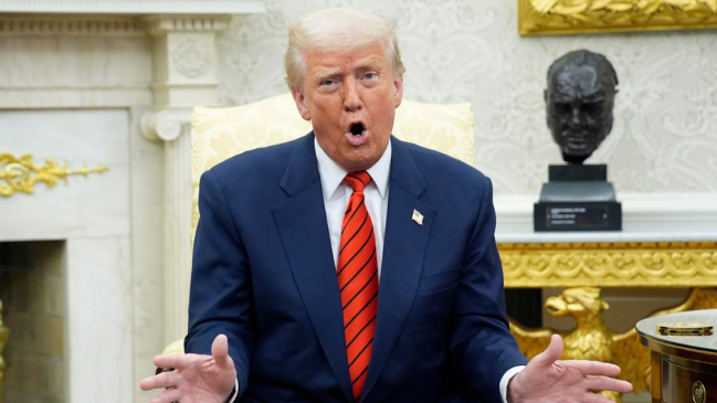 Trump ordenó desmantelar siete agencias, entre ellas la de Voz de América